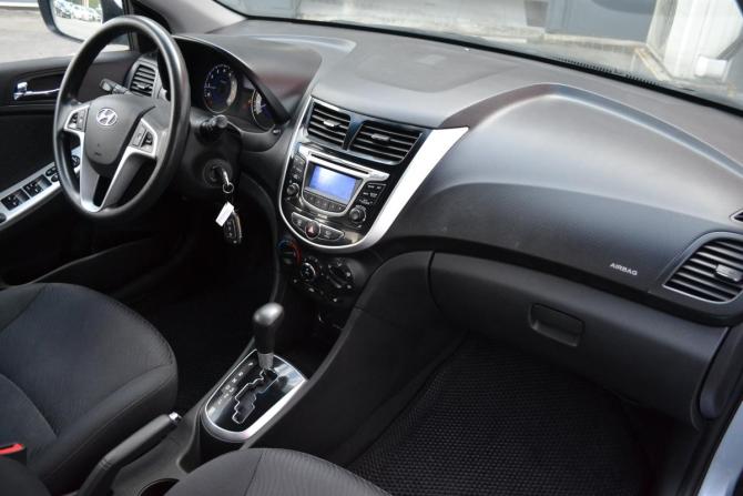 Hyundai Solaris I с пробегом 2014 года, цена 930 000 рублей, 75514 км, седан, Автокод Объявления