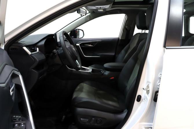 Toyota RAV4 VI (XA60) с пробегом 2025 года, цена 4 350 000 рублей, 135 км, внедорожник, Автокод Объявления
