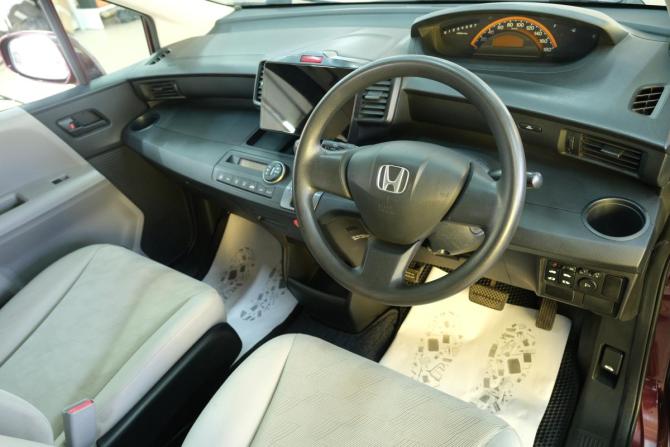 Honda Freed I с пробегом 2008 года, цена 1 059 000 рублей, 95242 км, компактвэн, Автокод Объявления
