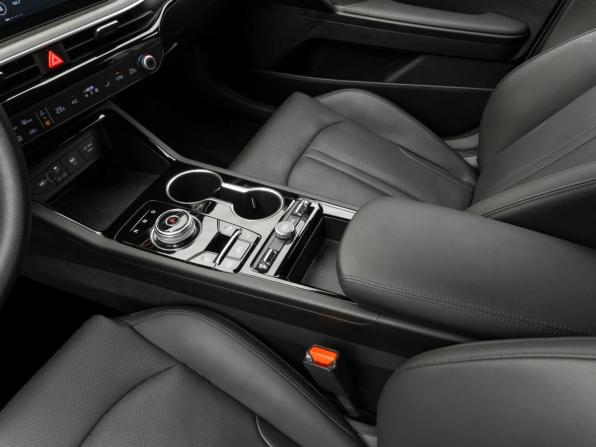 Kia K5 III Рестайлинг с пробегом 2024 года, цена 3 700 000 рублей, 24943 км, седан, Автокод Объявления