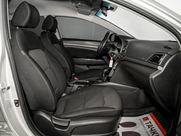 Hyundai Elantra VI (AD) Рестайлинг с пробегом 2018 года, цена 1 300 000 рублей, 204472 км, седан, Автокод Объявления