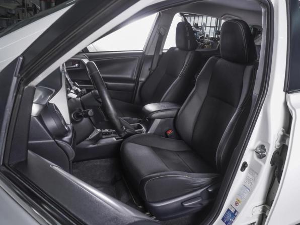 Toyota RAV4 IV (XA40) Рестайлинг с пробегом 2016 года, цена 2 299 000 рублей, 243515 км, внедорожник, Автокод Объявления