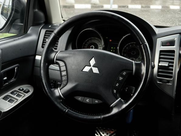Mitsubishi Pajero IV Рестайлинг 2 с пробегом 2015 года, цена 2 974 000 рублей, 128818 км, внедорожник, Автокод Объявления