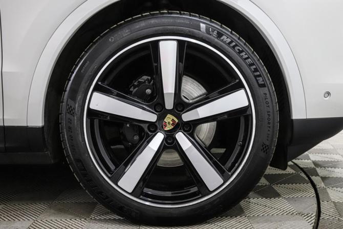 Porsche Cayenne III Рестайлинг с пробегом 2023 года, цена 10 999 900 рублей, 34110 км, внедорожник, Автокод Объявления