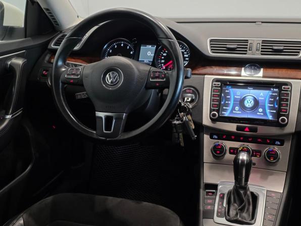 Volkswagen Passat B7 с пробегом 2012 года, цена 1 333 000 рублей, 153686 км, седан, Автокод Объявления