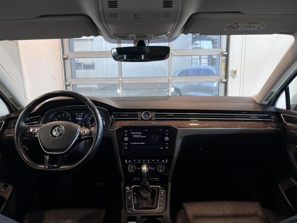 Volkswagen Passat B8 с пробегом 2018 года, цена 2 260 000 рублей, 110615 км, седан, Автокод Объявления