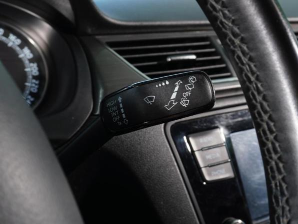Skoda Rapid I Рестайлинг с пробегом 2018 года, цена 1 248 000 рублей, 100889 км, лифтбек, Автокод Объявления