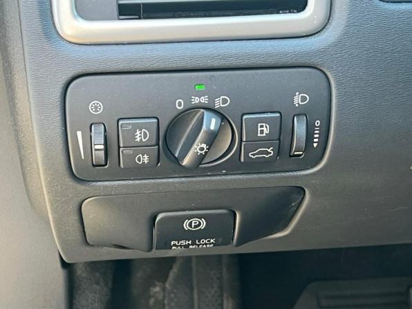 Volvo XC70 II с пробегом 2012 года, цена 1 364 000 рублей, 285790 км, универсал, Автокод Объявления