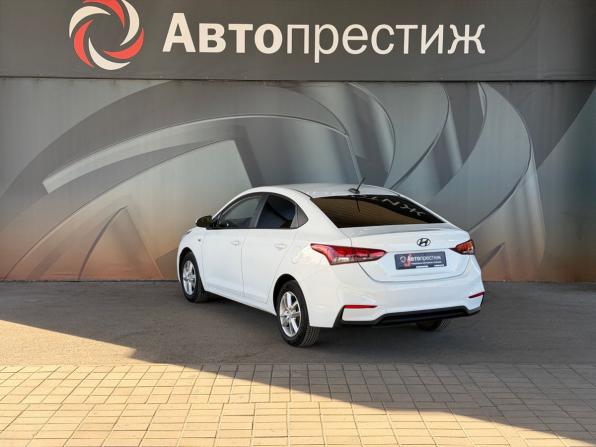 Hyundai Solaris II с пробегом 2019 года, цена 1 299 000 рублей, 98356 км, седан, Автокод Объявления