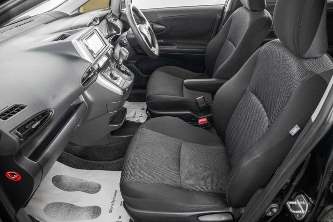 Toyota Wish II Рестайлинг с пробегом 2014 года, цена 1 299 000 рублей, 204000 км, минивэн, Автокод Объявления