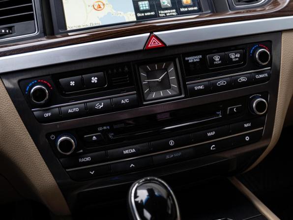 Hyundai Genesis II с пробегом 2014 года, цена 1 950 000 рублей, 172461 км, седан, Автокод Объявления