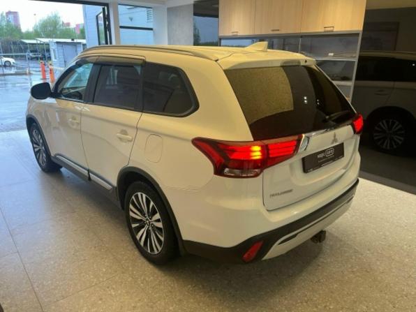 Mitsubishi Outlander III Рестайлинг 3 с пробегом 2020 года, цена 2 277 000 рублей, 123019 км, внедорожник, Автокод Объявления