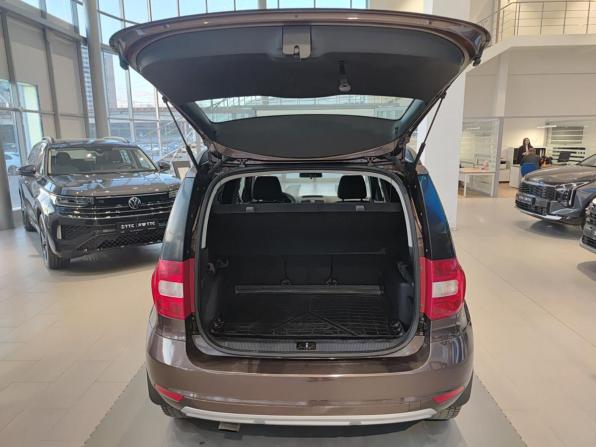 Skoda Yeti I Рестайлинг с пробегом 2017 года, цена 1 551 000 рублей, 71293 км, внедорожник, Автокод Объявления