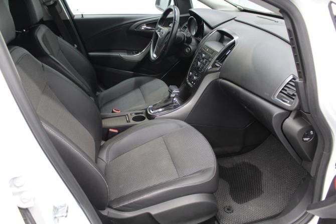 Opel Astra J с пробегом 2010 года, цена 629 000 рублей, 172852 км, хэтчбек, Автокод Объявления