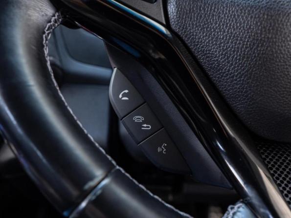 Honda Vezel I с пробегом 2017 года, цена 1 740 000 рублей, 182913 км, внедорожник, Автокод Объявления
