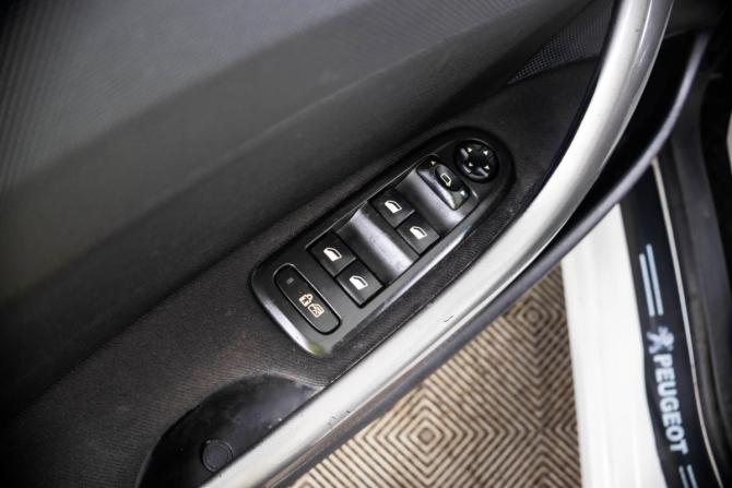 Peugeot 308 I с пробегом 2010 года, цена 519 000 рублей, 270982 км, хэтчбек, Автокод Объявления