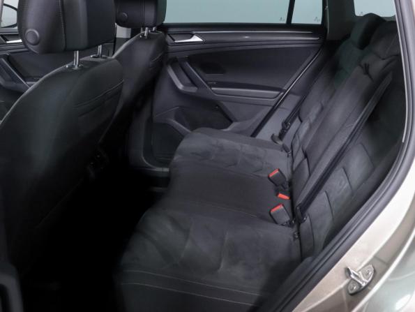 Volkswagen Tiguan II Рестайлинг с пробегом 2021 года, цена 3 560 000 рублей, 90052 км, внедорожник, Автокод Объявления