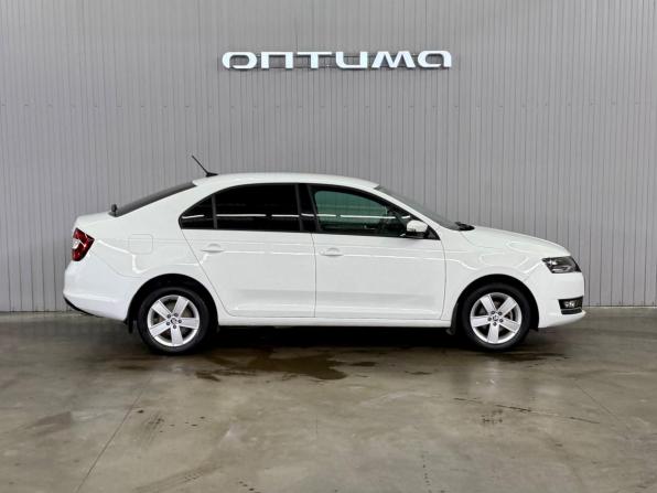 Skoda Rapid I Рестайлинг с пробегом 2018 года, цена 1 277 000 рублей, 39593 км, лифтбек, Автокод Объявления