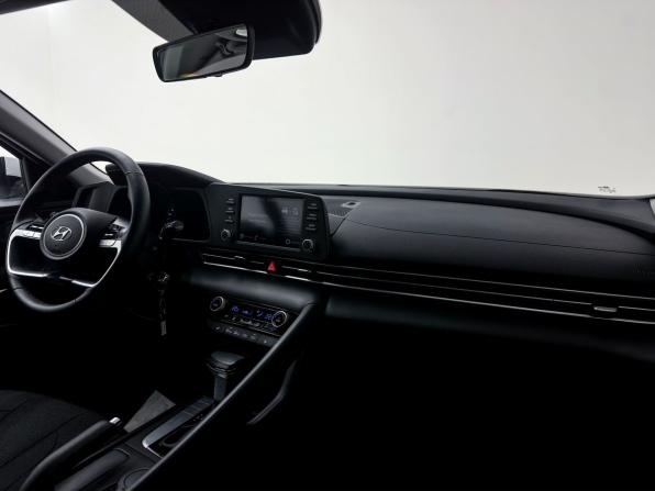 Hyundai Elantra VII (CN7) с пробегом 2021 года, цена 2 200 000 рублей, 26988 км, седан, Автокод Объявления