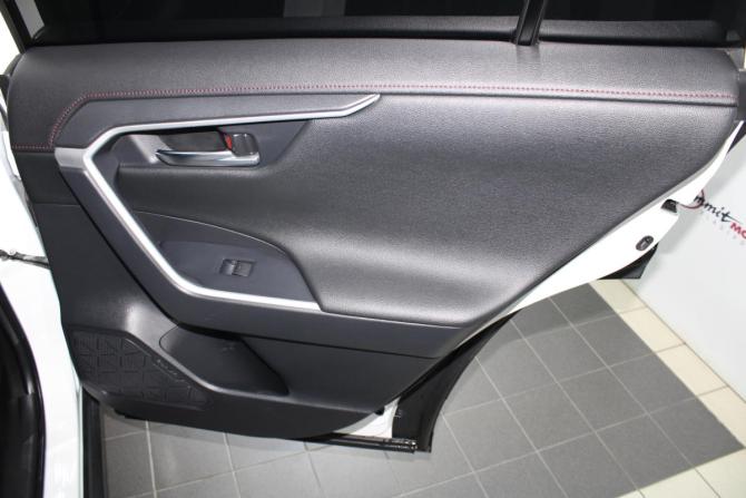 Toyota RAV4 V (XA50) с пробегом 2023 года, цена 4 300 000 рублей, 67800 км, внедорожник, Автокод Объявления