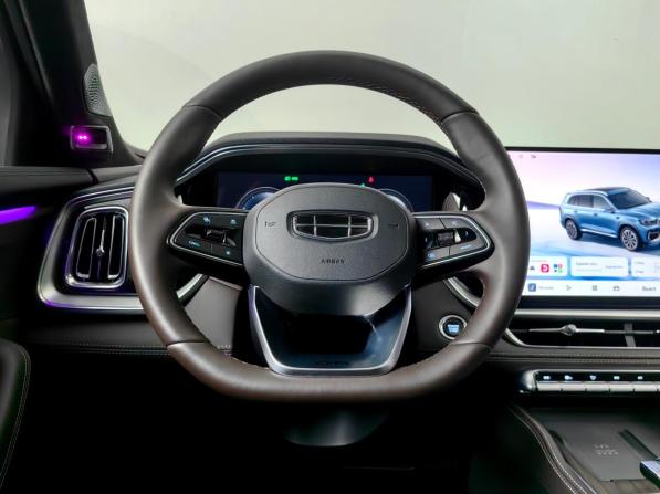 Geely Monjaro I Рестайлинг 2 с пробегом 2025 года, цена 3 947 000 рублей, 13052 км, внедорожник, Автокод Объявления