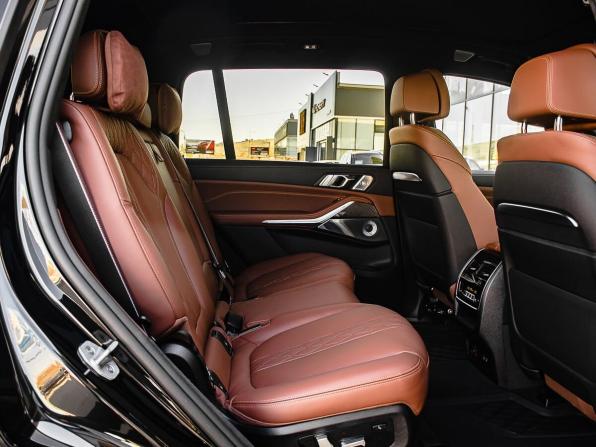 BMW X7 I (G07) Рестайлинг с пробегом 2025 года, цена 19 000 000 рублей, 858 км, внедорожник, Автокод Объявления