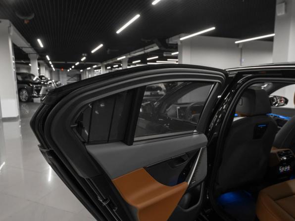 BMW 5 серии VIII (G60/G61/G68) с пробегом 2025 года, цена 8 450 000 рублей, 265 км, седан, Автокод Объявления