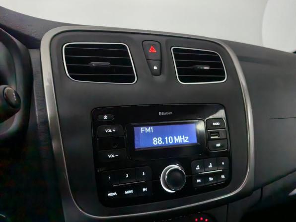 Renault Logan II Рестайлинг с пробегом 2019 года, цена 1 275 000 рублей, 30000 км, седан, Автокод Объявления