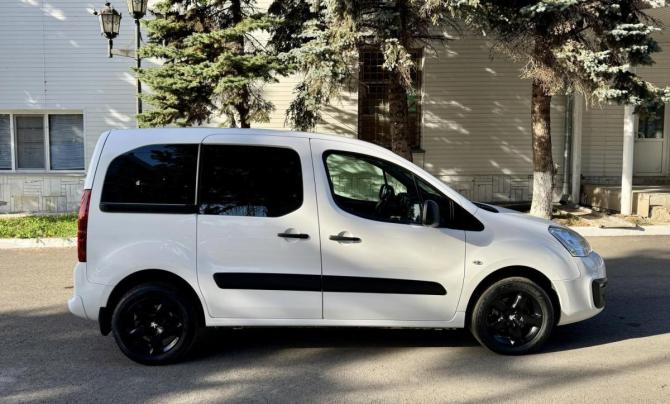 Peugeot Partner II Рестайлинг 2 с пробегом 2022 года, цена 1 399 000 рублей, 182506 км, компактвэн, Автокод Объявления