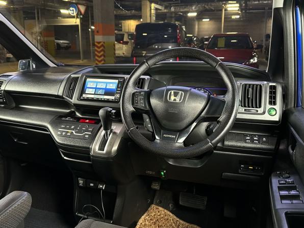 Honda Stepwgn IV Рестайлинг с пробегом 2012 года, цена 1 849 000 рублей, 269690 км, минивэн, Автокод Объявления