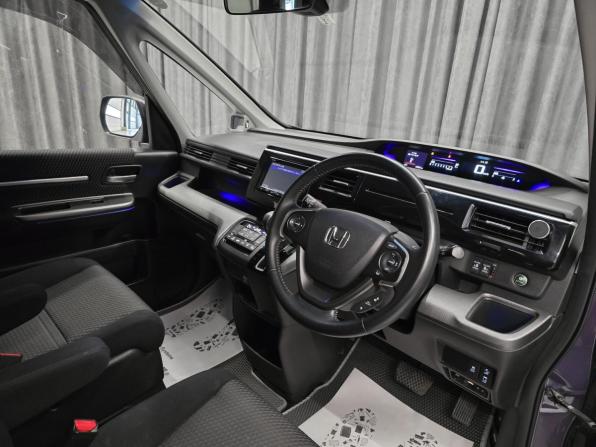 Honda Stepwgn V с пробегом 2016 года, цена 1 850 000 рублей, 140000 км, минивэн, Автокод Объявления