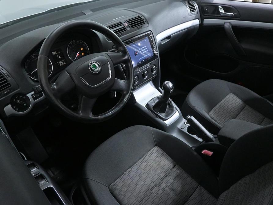 Skoda Octavia II (A5) Рестайлинг Москва  - изображение 8