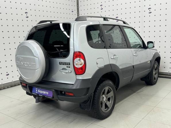 Chevrolet Niva I Рестайлинг с пробегом 2017 года, цена 799 000 рублей, 140749 км, внедорожник, Автокод Объявления