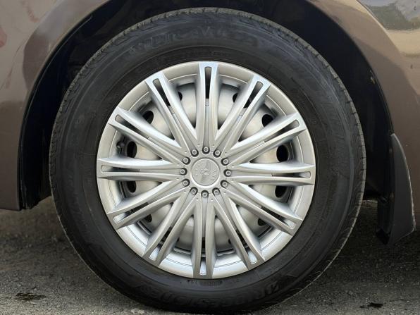 Hyundai Solaris I Рестайлинг с пробегом 2015 года, цена 919 000 рублей, 100284 км, хэтчбек, Автокод Объявления