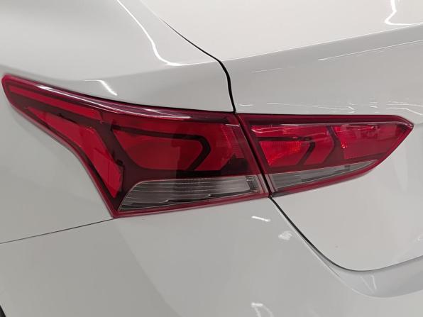 Hyundai Solaris II с пробегом 2018 года, цена 870 000 рублей, 237407 км, седан, Автокод Объявления