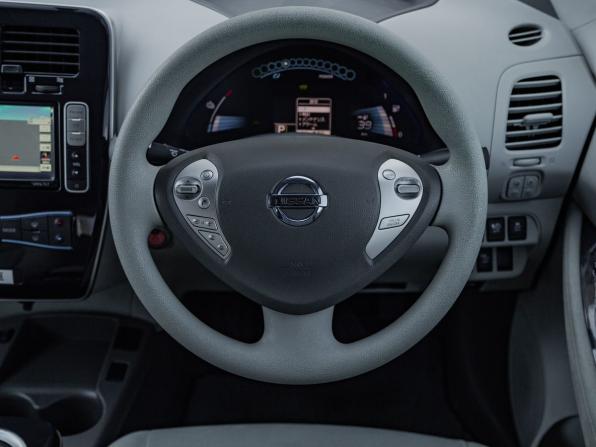 Nissan Leaf I (ZE0/AZE0) с пробегом 2011 года, цена 495 000 рублей, 62277 км, хэтчбек, Автокод Объявления