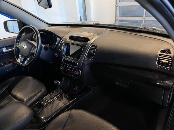 Kia Sorento II Рестайлинг с пробегом 2017 года, цена 2 118 000 рублей, 161236 км, внедорожник, Автокод Объявления