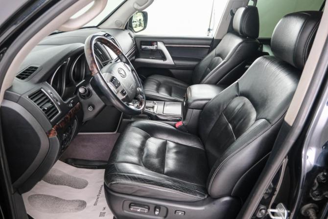 Toyota Land Cruiser 200 Series Рестайлинг 1 с пробегом 2013 года, цена 4 399 000 рублей, 365000 км, внедорожник, Автокод Объявления
