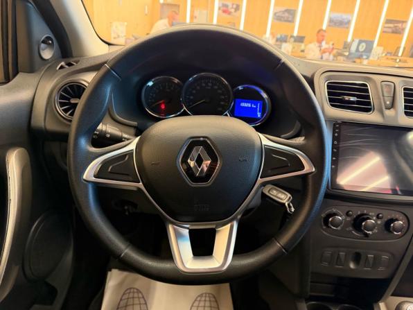 Renault Logan II Рестайлинг с пробегом 2018 года, цена 599 000 рублей, 133000 км, седан, Автокод Объявления