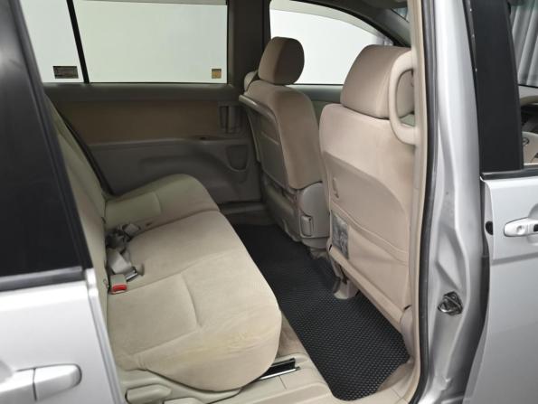 Toyota ISis I Рестайлинг с пробегом 2011 года, цена 979 000 рублей, 174625 км, компактвэн, Автокод Объявления