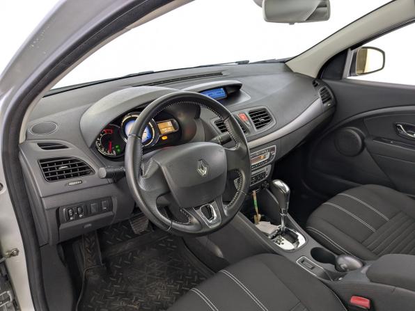 Renault Fluence I Рестайлинг с пробегом 2015 года, цена 1 200 000 рублей, 55743 км, седан, Автокод Объявления