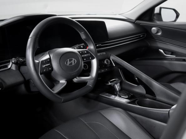 Hyundai Elantra VII (CN7) Рестайлинг с пробегом 2023 года, цена 2 110 000 рублей, 26653 км, седан, Автокод Объявления