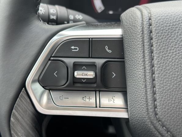 Toyota Land Cruiser 300 Series с пробегом 2026 года, цена 15 600 000 рублей, 16 км, внедорожник, Автокод Объявления