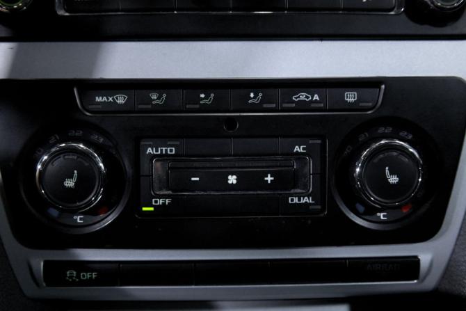 Skoda Octavia II (A5) Рестайлинг с пробегом 2011 года, цена 699 000 рублей, 294220 км, лифтбек, Автокод Объявления