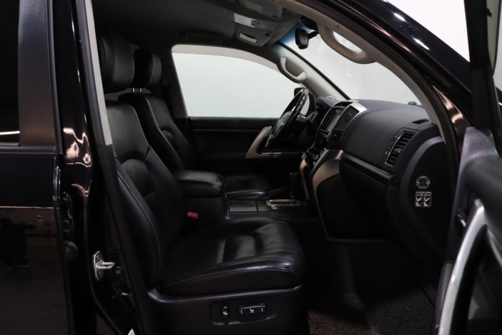 Toyota Land Cruiser 200 Series Рестайлинг 1 Сургут  - изображение 15