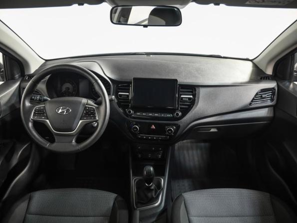 Hyundai Solaris II Рестайлинг с пробегом 2021 года, цена 1 689 777 рублей, 21001 км, седан, Автокод Объявления