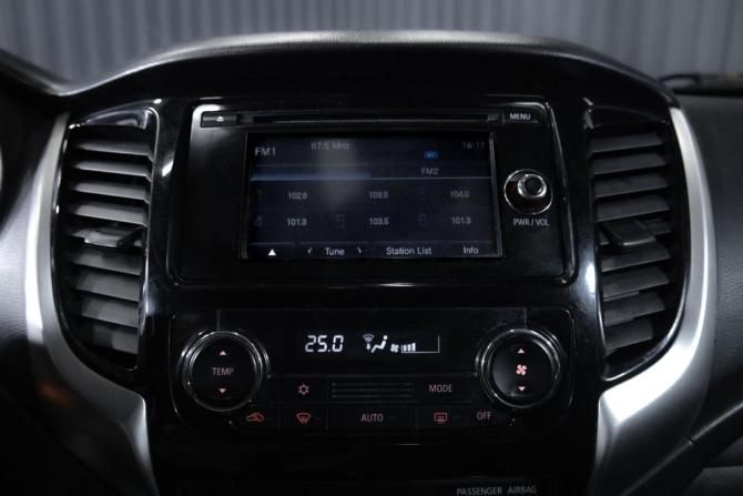 Mitsubishi L200 V с пробегом 2015 года, цена 1 430 000 рублей, 343001 км, пикап, Автокод Объявления