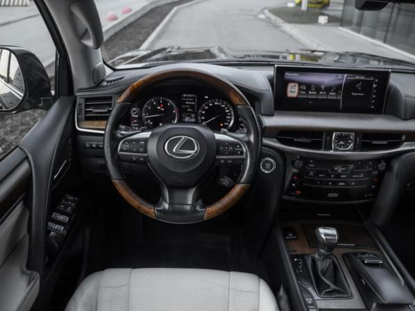 Lexus LX III Рестайлинг 2 с пробегом 2016 года, цена 6 499 000 рублей, 239708 км, внедорожник, Автокод Объявления
