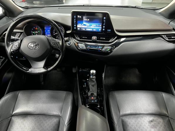 Toyota C-HR I Рестайлинг с пробегом 2019 года, цена 2 299 000 рублей, 110831 км, внедорожник, Автокод Объявления