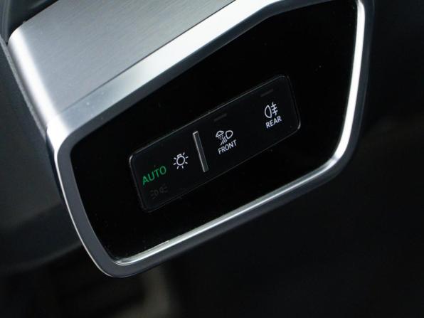 Audi A6 V (C8) с пробегом 2018 года, цена 4 699 050 рублей, 81229 км, универсал, Автокод Объявления